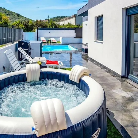 Luxury Impossible * Traù