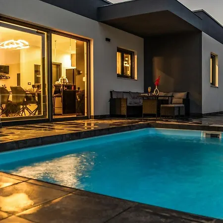 Luxury Impossible Villa *